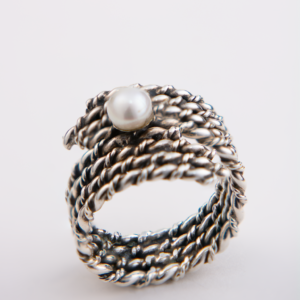 Twisted Band Pearl Ring