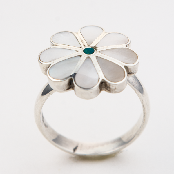 Handcrafted sterling silver daisy ring with white mother-of-pearl inlay