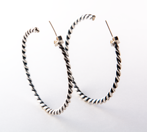 Twisted hoop Earrings